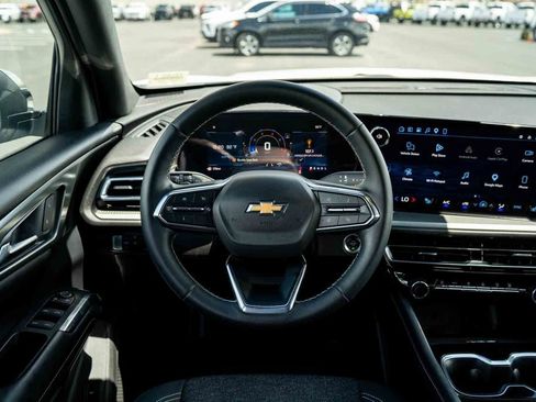 Certified 2024 Chevrolet Traverse LT w/ LPO, Floor Liner Package FWD image 24