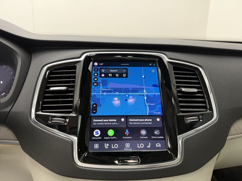 Certified 2023 Volvo XC90 B6 Plus w/ Protection Package Premier AWD/4WD image 17