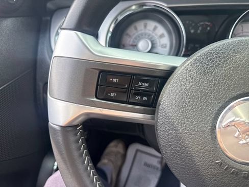 Used 2010 Ford Mustang Premium RWD image 33