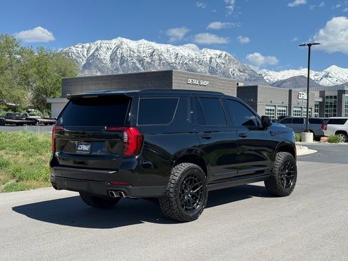 Used 2025 GMC Yukon Denali Ultimate AWD/4WD image 9