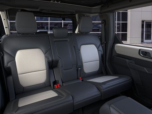 New 2026 Ford Bronco Outer Banks w/ Sasquatch Package AWD/4WD image 11