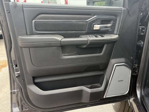 New 2026 RAM 2500 Laramie AWD/4WD image 15