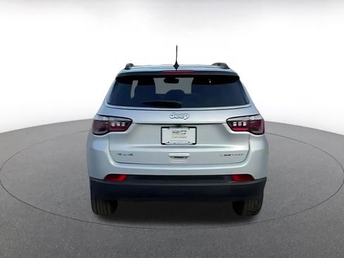Used 2025 Jeep Compass Limited image 11