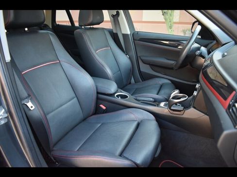 Used 2015 BMW X1 sDrive28i image 17