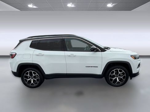 Used 2025 Jeep Compass Limited AWD/4WD image 8