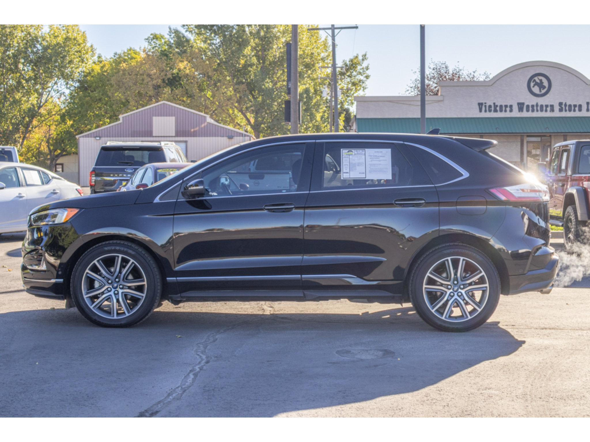 Used 2019 Ford Edge Titanium w/ Equipment Group 301A FWD image 6
