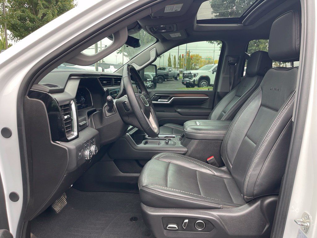 Used 2025 GMC Sierra 3500 Denali w/ Denali Reserve Package AWD/4WD image 8