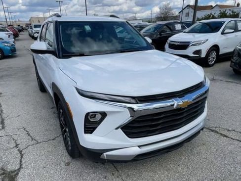 Used 2025 Chevrolet TrailBlazer LT image 4