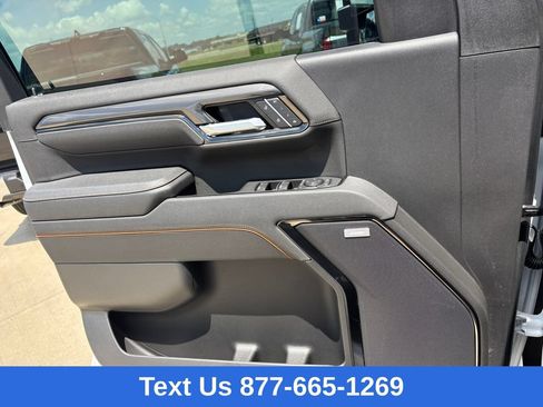 Used 2025 GMC Sierra 2500 AT4 AWD/4WD image 18