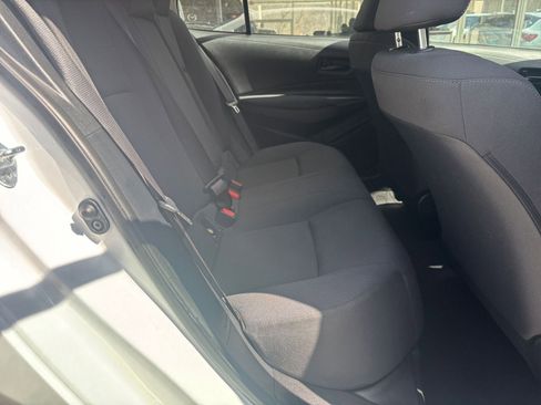 Used 2025 Toyota Corolla LE image 37