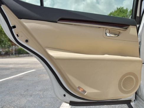 Used 2013 Lexus ES 350 image 11