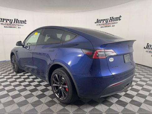 Used 2023 Tesla Model Y Performance AWD/4WD image 8
