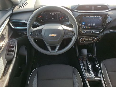 Used 2023 Chevrolet TrailBlazer LT w/ Convenience Package image 11