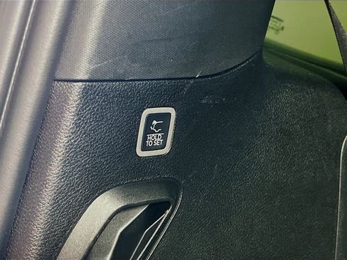 Used 2022 Jeep Wagoneer Series III w/ Premium Group I image 30