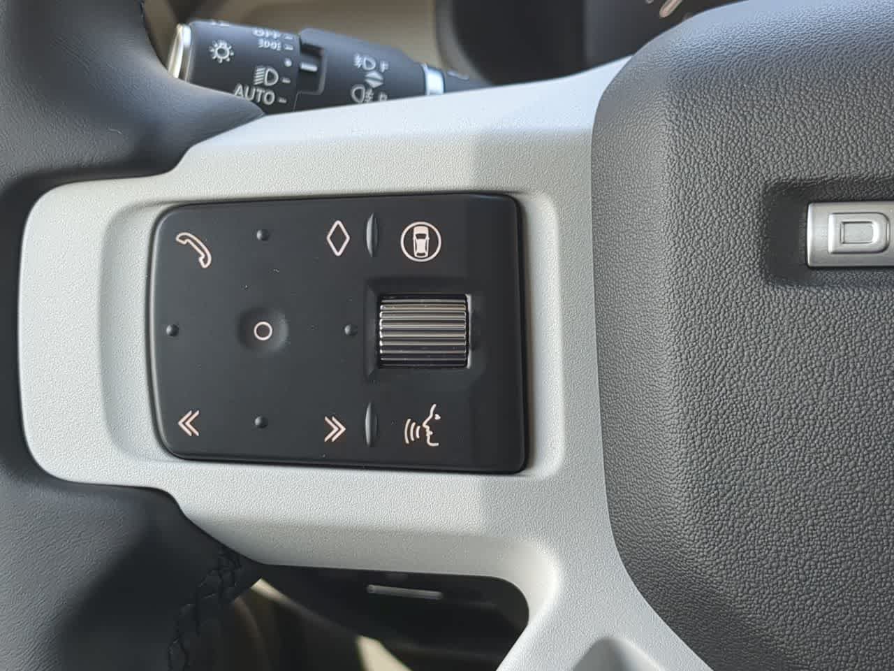 New 2026 Land Rover Defender 110 X-Dynamic SE AWD/4WD image 26