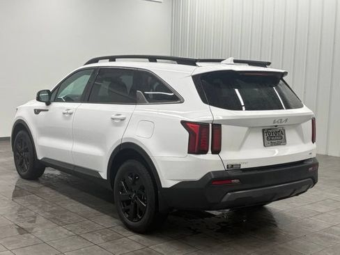 Used 2023 Kia Sorento S w/ Panoramic Sunroof Package AWD/4WD image 4