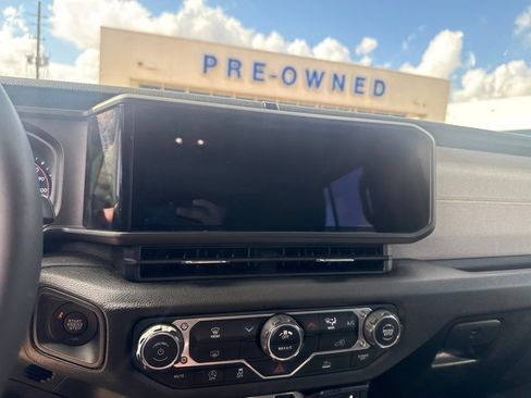 Used 2025 Jeep Wrangler Unlimited Sport AWD/4WD image 10