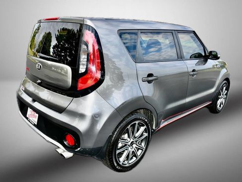 Used 2018 Kia Soul ! FWD image 7