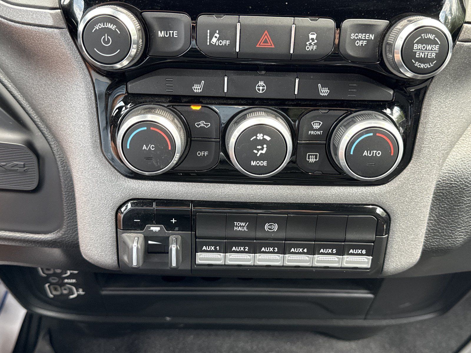 Used 2024 RAM 3500 Tradesman w/ Safety Group AWD/4WD image 31