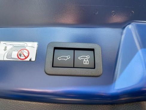 Used 2025 Toyota Prius Plug-In Hybrid FWD image 77