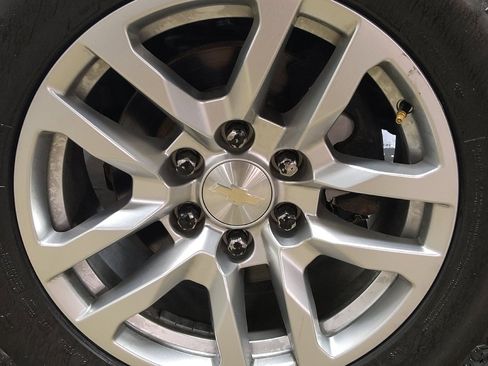 Used 2018 Chevrolet Silverado 1500 LT w/ All Star Edition AWD/4WD image 31