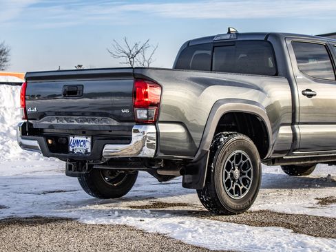 Used 2021 Toyota Tacoma SR5 image 18