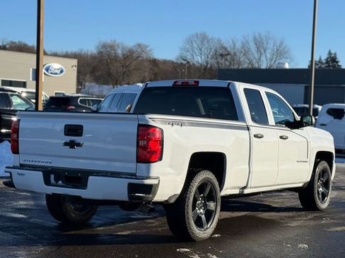 Used 2018 Chevrolet Silverado 1500 Custom image 32