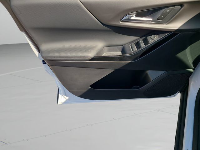 New 2027 Chevrolet Equinox LT FWD image 18