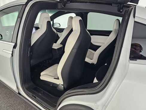 Used 2019 Tesla Model X 75D AWD/4WD image 17