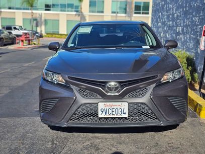 Used 2020 Toyota Camry SE w/ Carpet Mat Package
