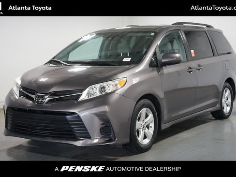 Used 2020 Toyota Sienna LE FWD image 1