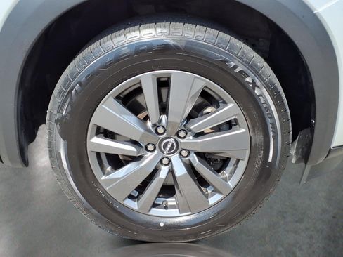 Used 2025 Nissan Pathfinder SV AWD/4WD image 10