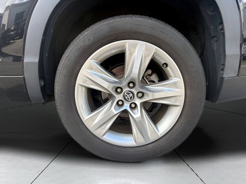 Used 2017 Toyota Highlander Limited FWD image 19