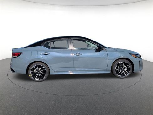 New 2025 Nissan Sentra SR w/ SR Premium Package image 4