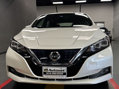 Used 2018 Nissan Leaf SV w/ SV Technology Package FWD image 9