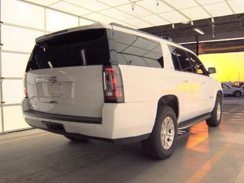 Used 2019 GMC Yukon XL SLT image 4
