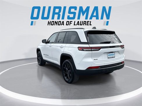 Used 2024 Jeep Grand Cherokee Altitude image 6