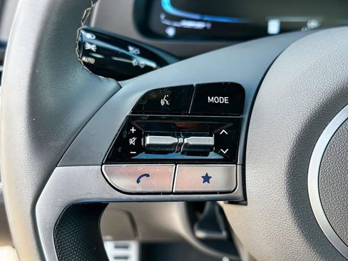 Used 2025 Hyundai Elantra Sport image 18