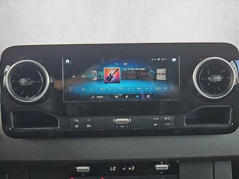 Used 2022 Mercedes-Benz Sprinter 2500 image 12