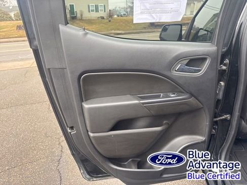 Used 2022 Chevrolet Colorado LT w/ Safety Package image 40