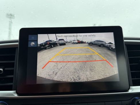 Used 2024 Hyundai Venue SEL FWD image 24