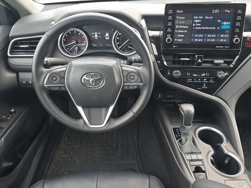 Used 2024 Toyota Camry XLE image 11