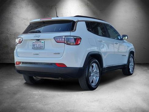 Used 2022 Jeep Compass Latitude FWD image 3