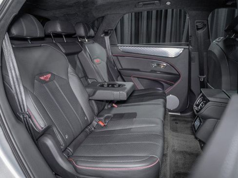 Used 2023 Bentley Bentayga Plug-In Hybrid image 15