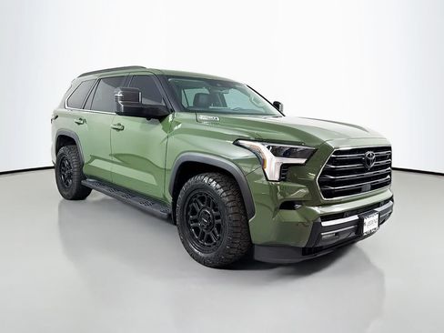 Used 2023 Toyota Sequoia SR5 w/ SR5 Premium Package AWD/4WD image 3
