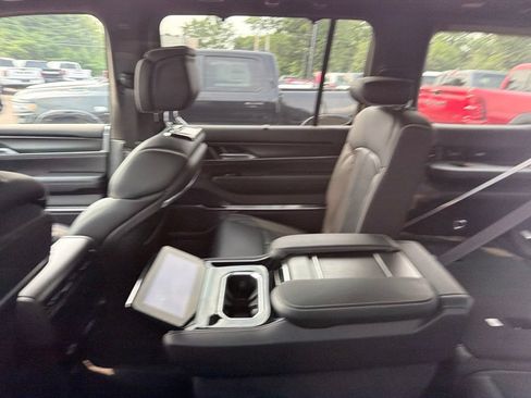 Used 2025 Jeep Grand Wagoneer Series II Obsidian w/ Quick Order Packagew 28T AWD/4WD image 9
