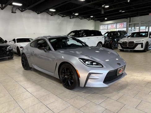 Used 2023 Toyota GR86 Premium image 4