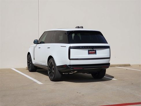 New 2026 Land Rover Range Rover SE image 3