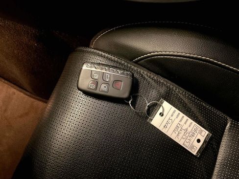 Used 2017 Jaguar F-PACE S image 14