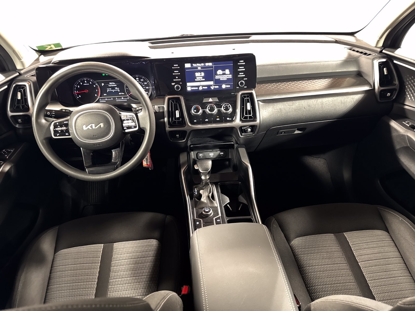 Used 2022 Kia Sorento LX FWD image 4